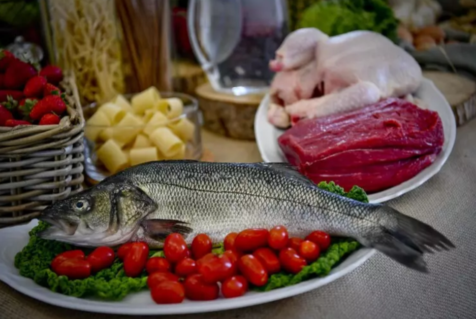Dieta e mente: il segreto della giovinezza cerebrale tra verdure e pesce
